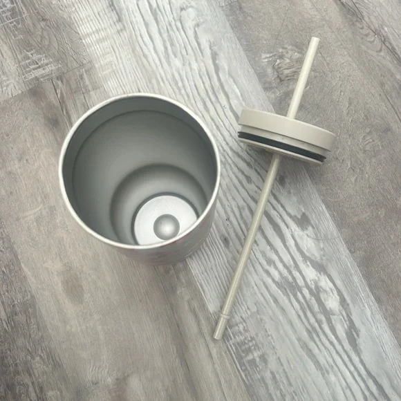 Cherry HydraPeak Tumbler 32 Oz. Artisan Collection - Picture 5 of 7